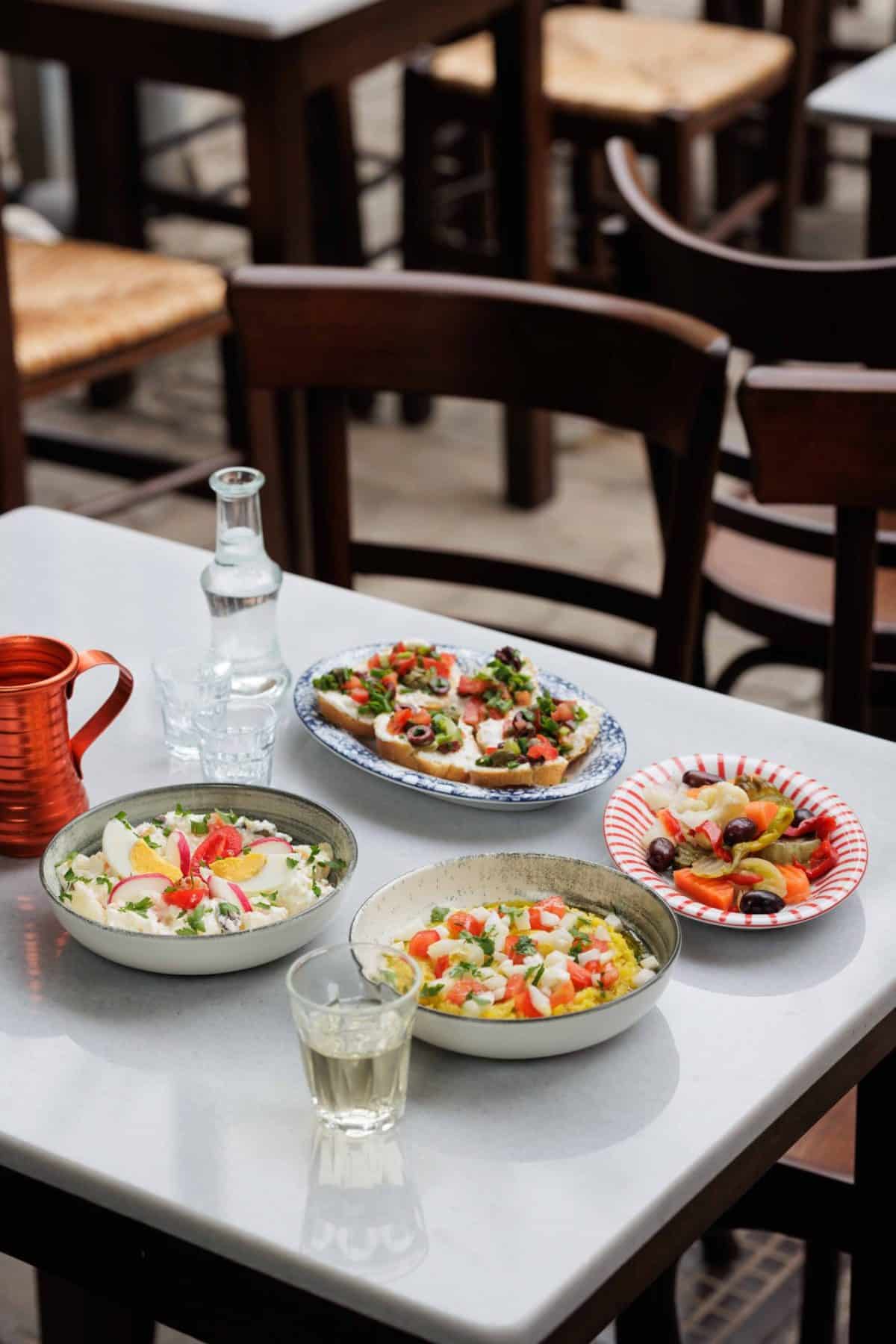 Όμιλος Πάμε Τσίπουρο, Πάμε Καφενείο – Στου Αντώνη Ποτοπωλείο